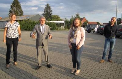 CDU Ratskandidatinnen Iris Bovenschulte und Jana Bergmann im Gesprch mit NRW Innenminister Herbert Reul